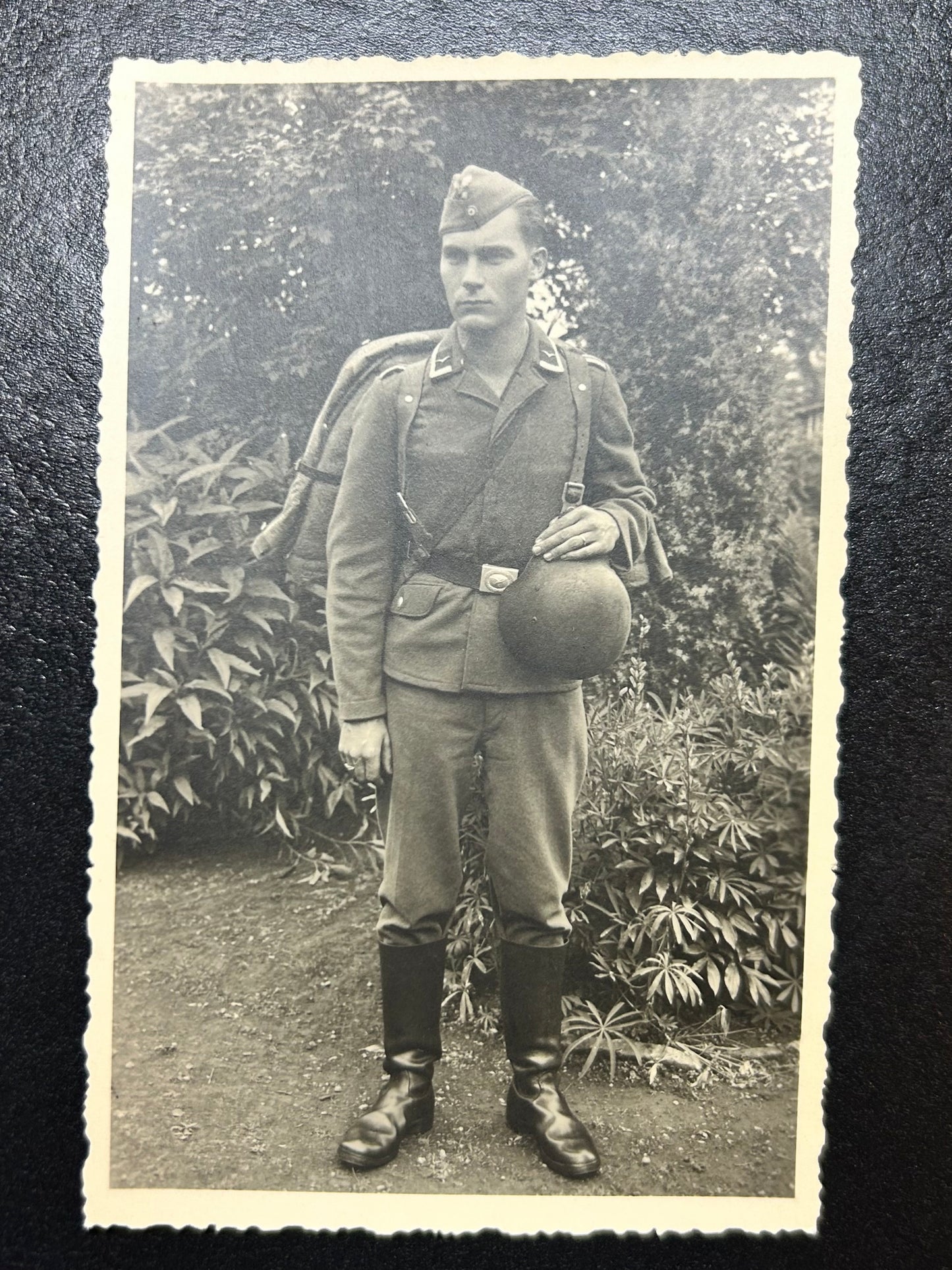 Original photo Luftwaffe soldier in postcard format