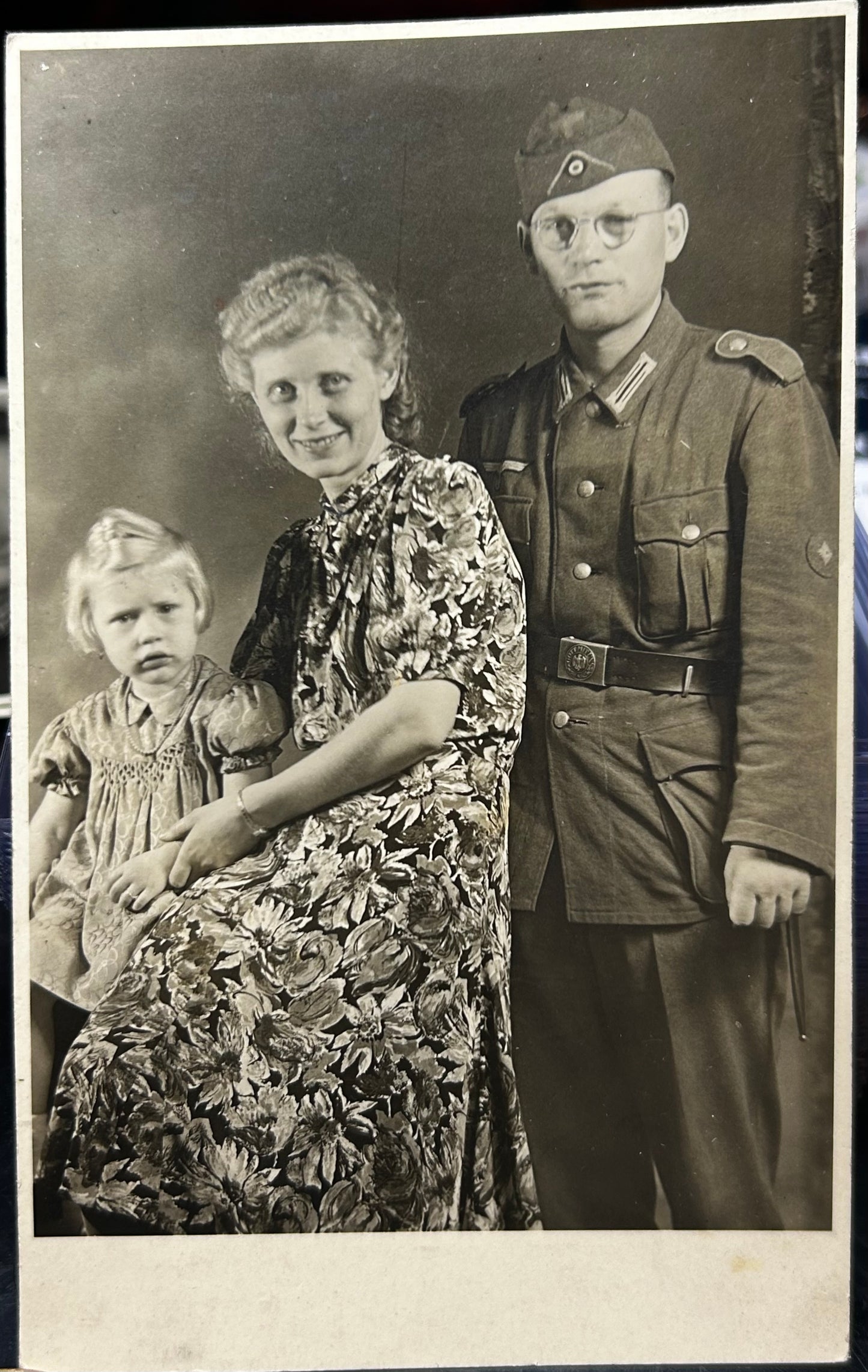 German WWII Photo Wehrmacht Soldier W/ Wife & Kids portrait