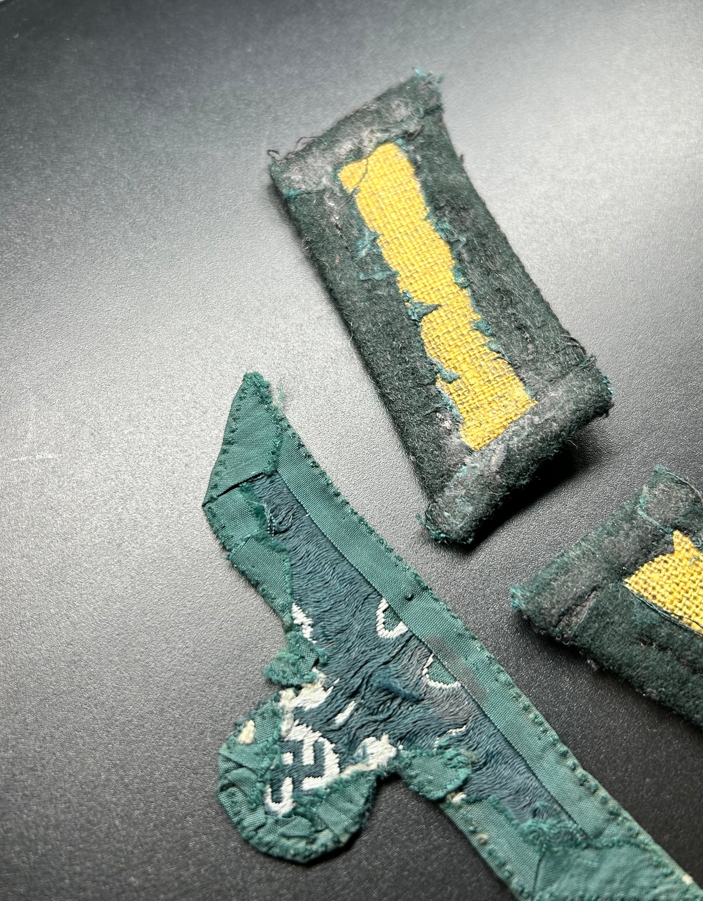 Uniform Removed 
German Infantry Insignia Set