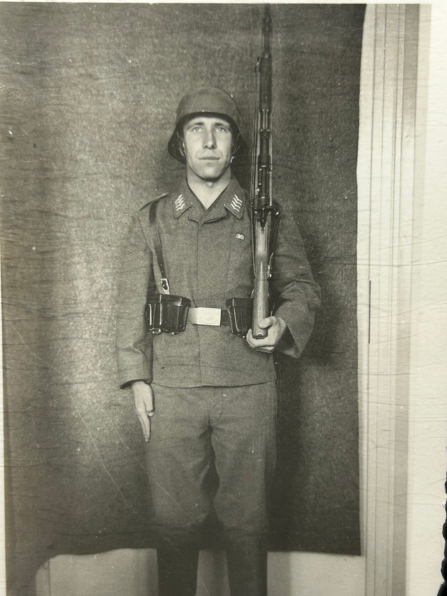 German WWII Photo Luftwaffe Soldier On Guard